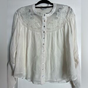 Top Shop - cream lace blouse boxy cropped with button details
